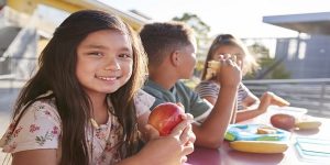 4 Tips to Guide Your Child Towards Healthy Eating